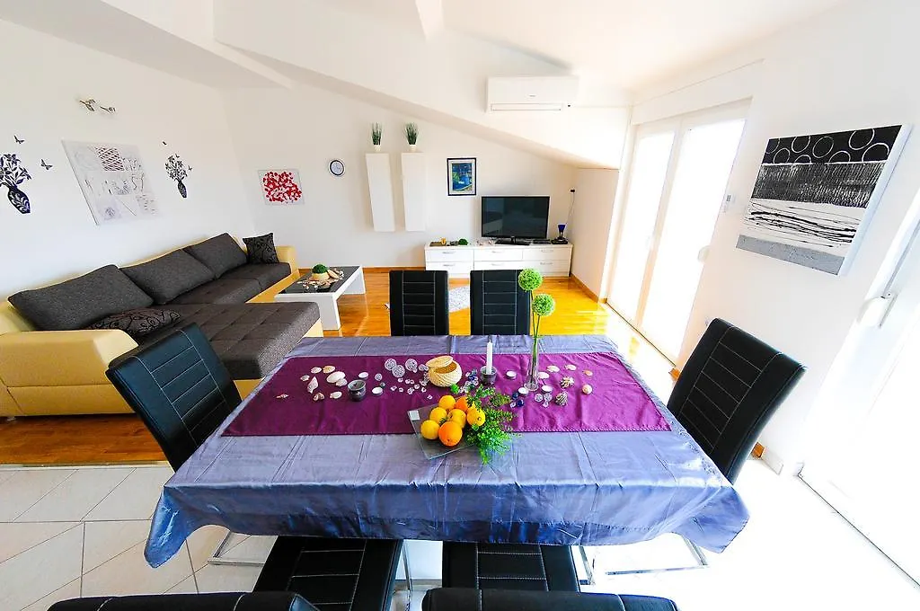 Apartments Gudelj Stobrec  Split