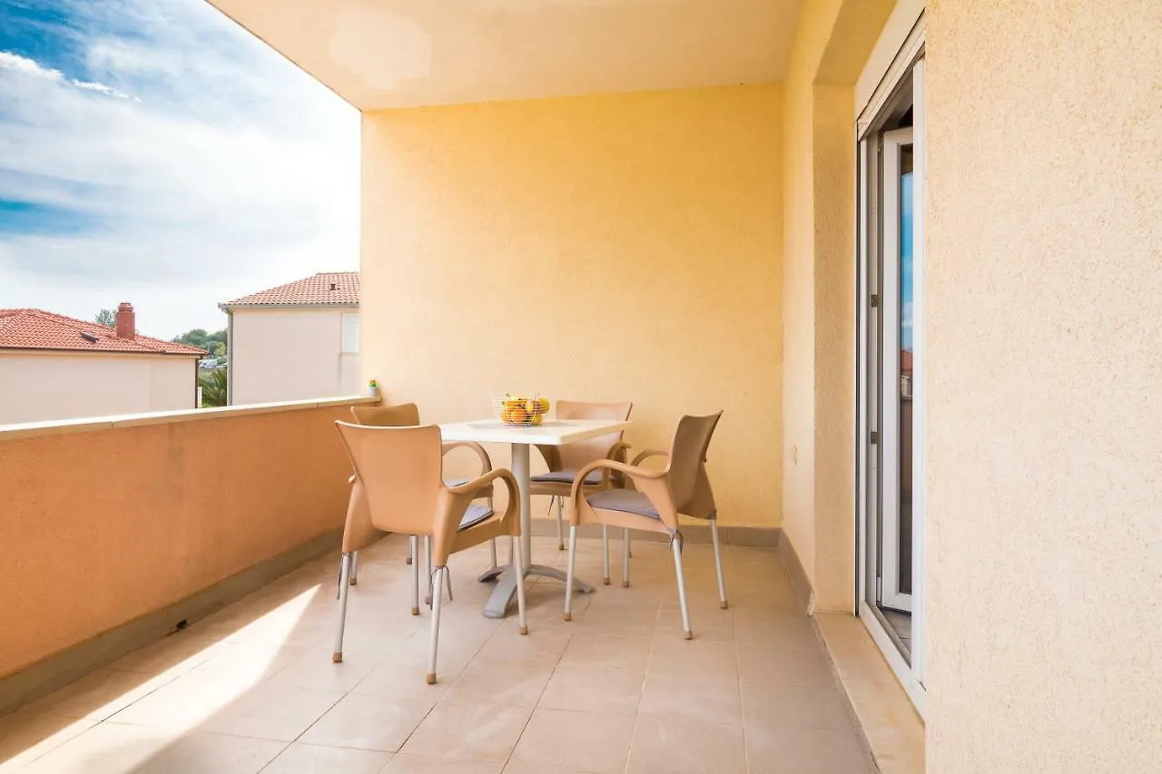 Apartments Gudelj Stobrec 0*, Split